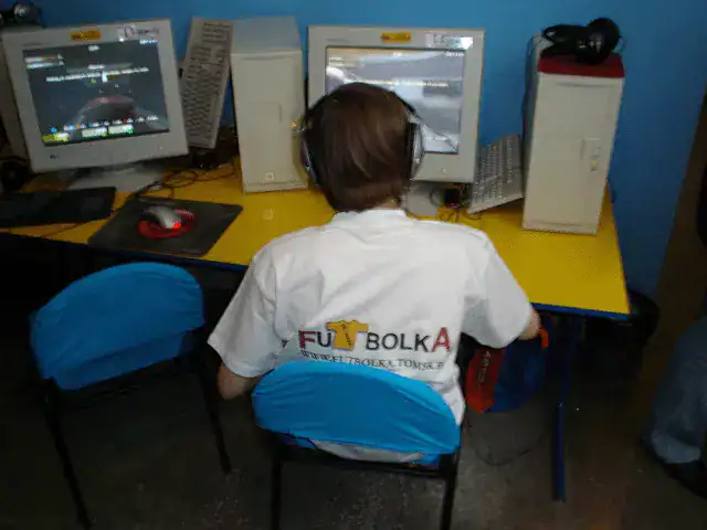 Я играю на турнире Quake 4